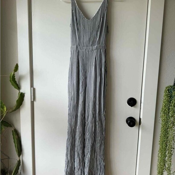American Eagle Outfitters.‎  Black/white pinstripe jumpsuit xxs - Picture 1 of 12